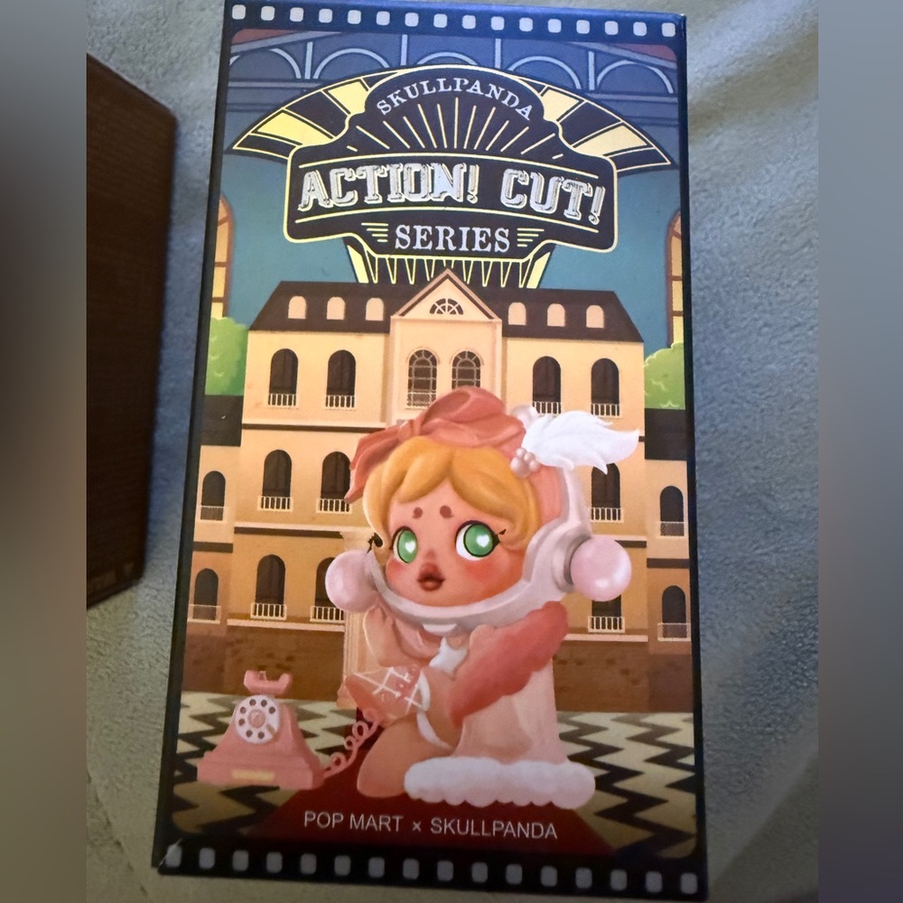 SECRET!!!! Skullpanda “Cool Director”Action Cut figurine. Discontinued series - Picture 3 of 6